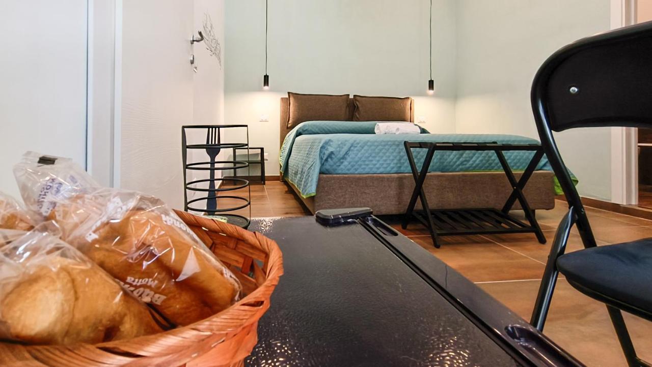 ナポリ Casa Calu Castel Sant'Elmo Bed & Breakfast エクステリア 写真